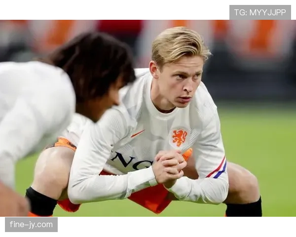 德容与巴雷拉中场覆盖模式差异：活动范围如何影响防守效率与组织角色